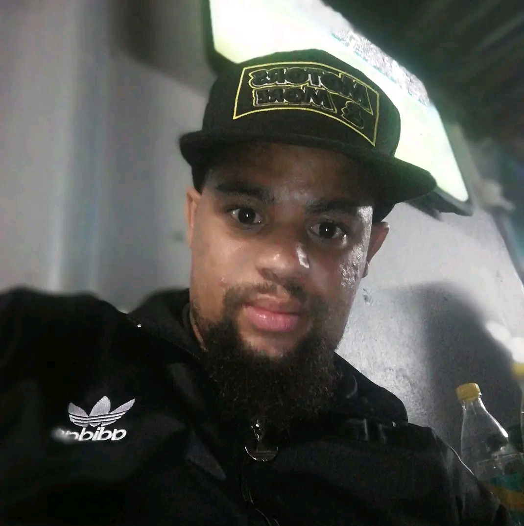 Byron's Worx photo 2479