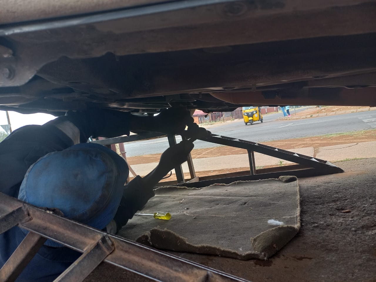 Mnz Spares and Auto Repair Center picture